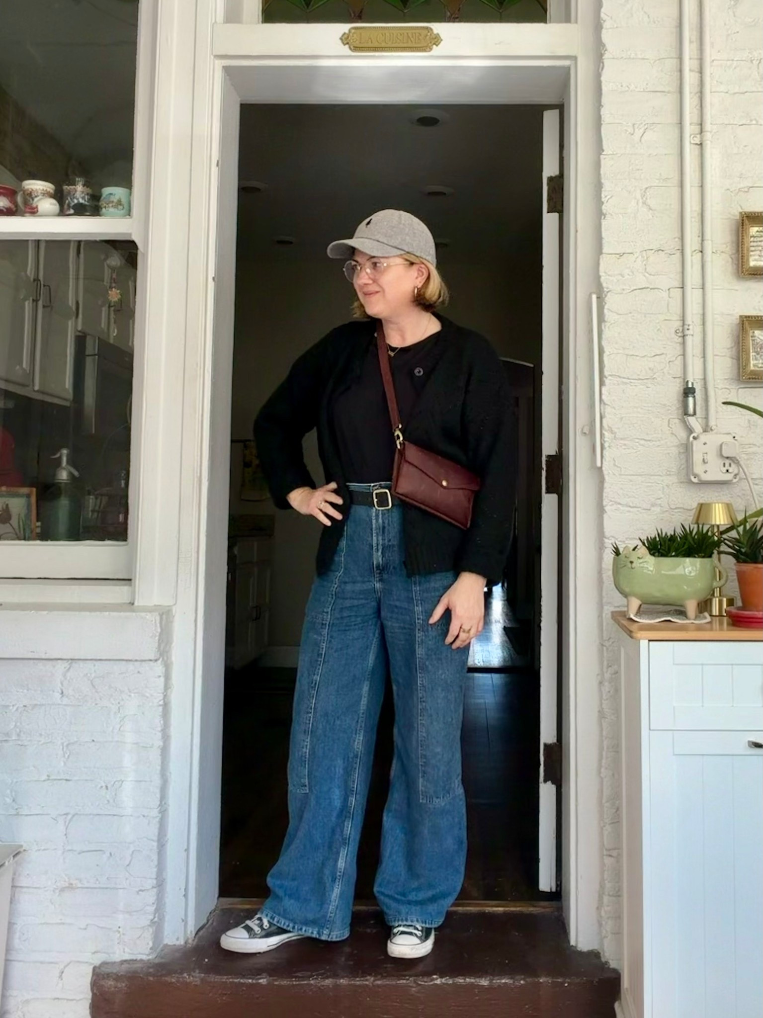 Another travel day! 🤍 Hat is from tentree. Crossbody is from Portland Leather. Close matches linked where possible. 

#LTKMidsize #LTKOver40