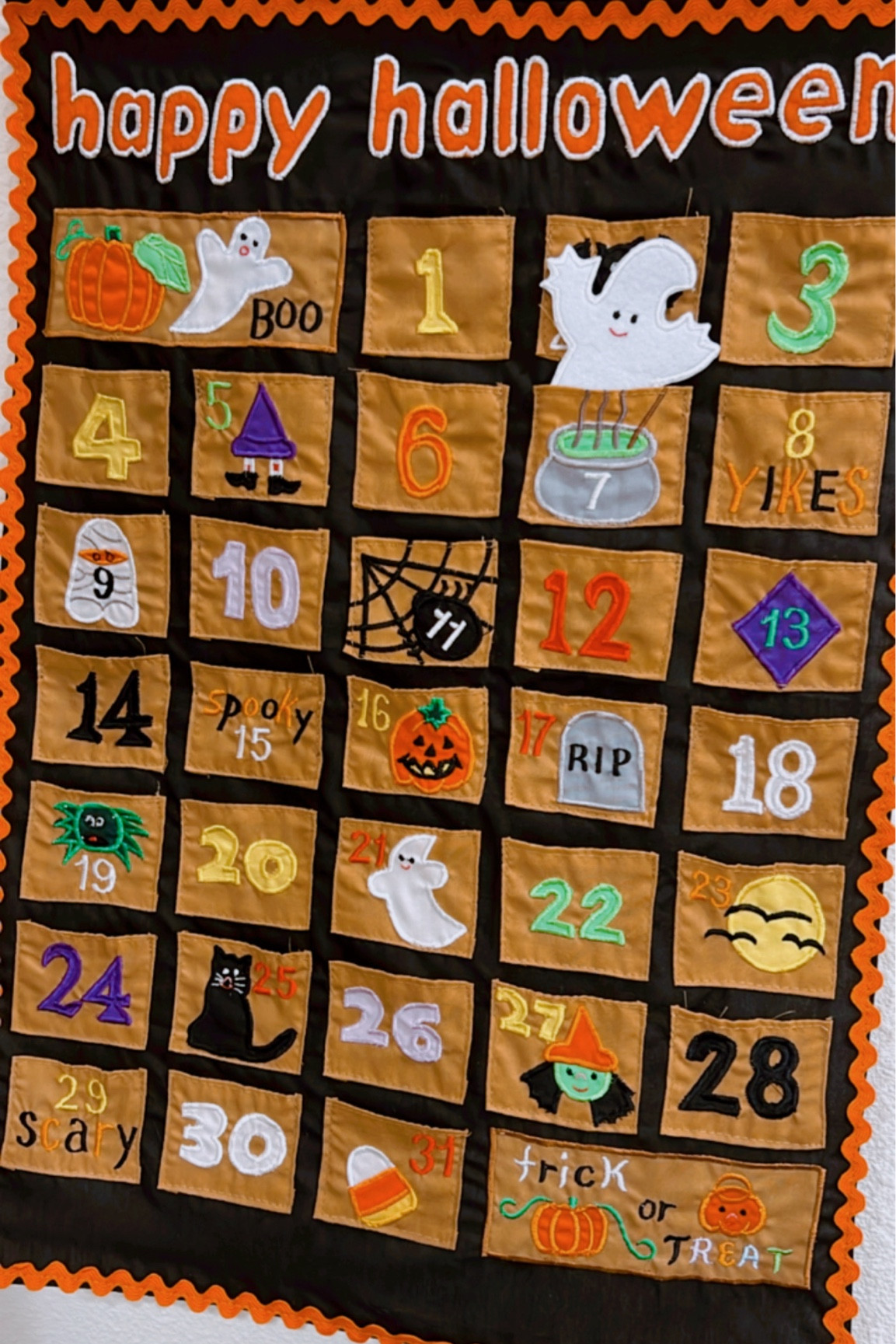 Halloween Countdown!! 👻🕷️🦇🐈‍⬛

#ltkhome #halloweendecor #homedecor 

#LTKHalloween #LTKSeasonal #LTKHoliday