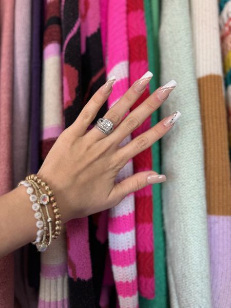 Let’s take this mani from zero to 100 💅🤩 

I’ve been doing my nails at home for over 2 years and I’m swooning over the selection and durability of the @paintlabco lineup! The colors, patterns and shapes are nail goals before I even know what’s trending 💅 Shop my favorites  