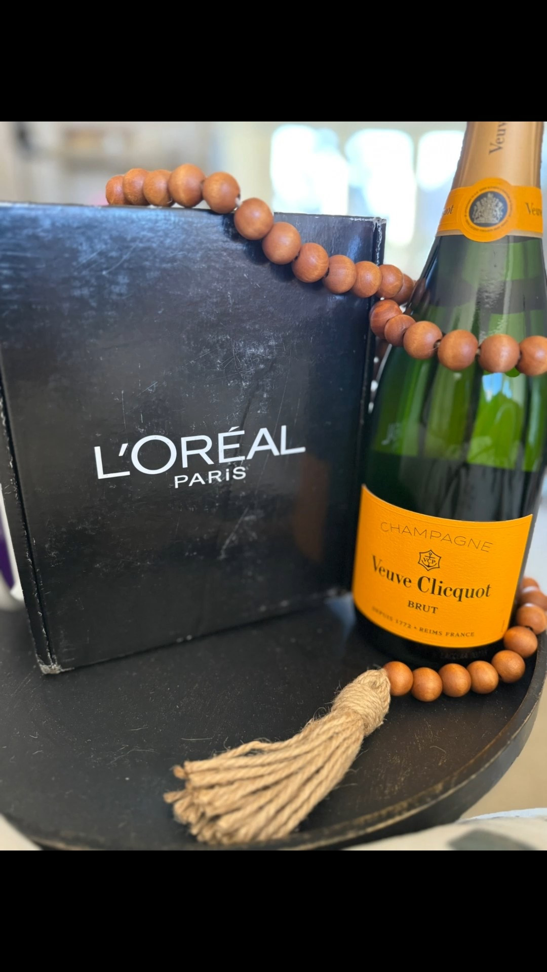 Came home to a little luxury ✨

Champagne on the table and a beautiful L’Oréal Paris PR delivery waiting — the kind of moment that reminds me why I love creating.

I’ve been building my L’Oréal collection piece by piece, and this package felt like a quiet celebration at the end of a full week. Thoughtfully curated, timeless, and always elevated.

Unboxing and product details coming next 🤍

Gifted by L’Oréal Paris .


#giftedbyloreal #lorealpartner 

#LorealParis
#LuxuryBeauty
#PRUnboxing
#BeautyCreator
#CuratedByNJ


#LTKselfcare #LTKBeauty
