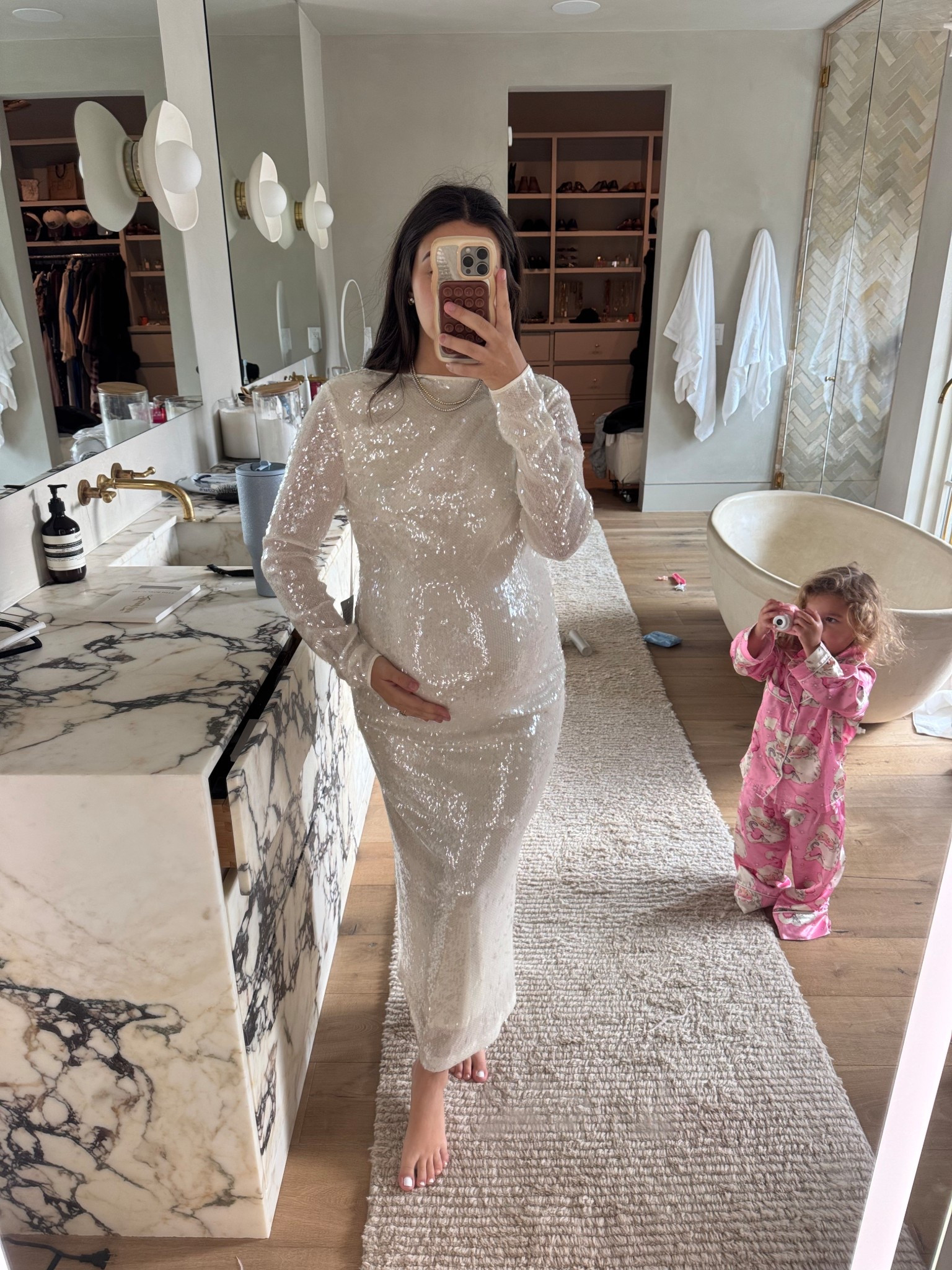 Any brides?? This all white sequin dress is gorgeousss. Ordered from Nordstrom for the Houston trend party but it didn’t come in time:/

Size: large 

Dressupbuttercup.com #dressupbuttercup #dederaad


#LTKootd #LTKSeasonal #LTKgrwm