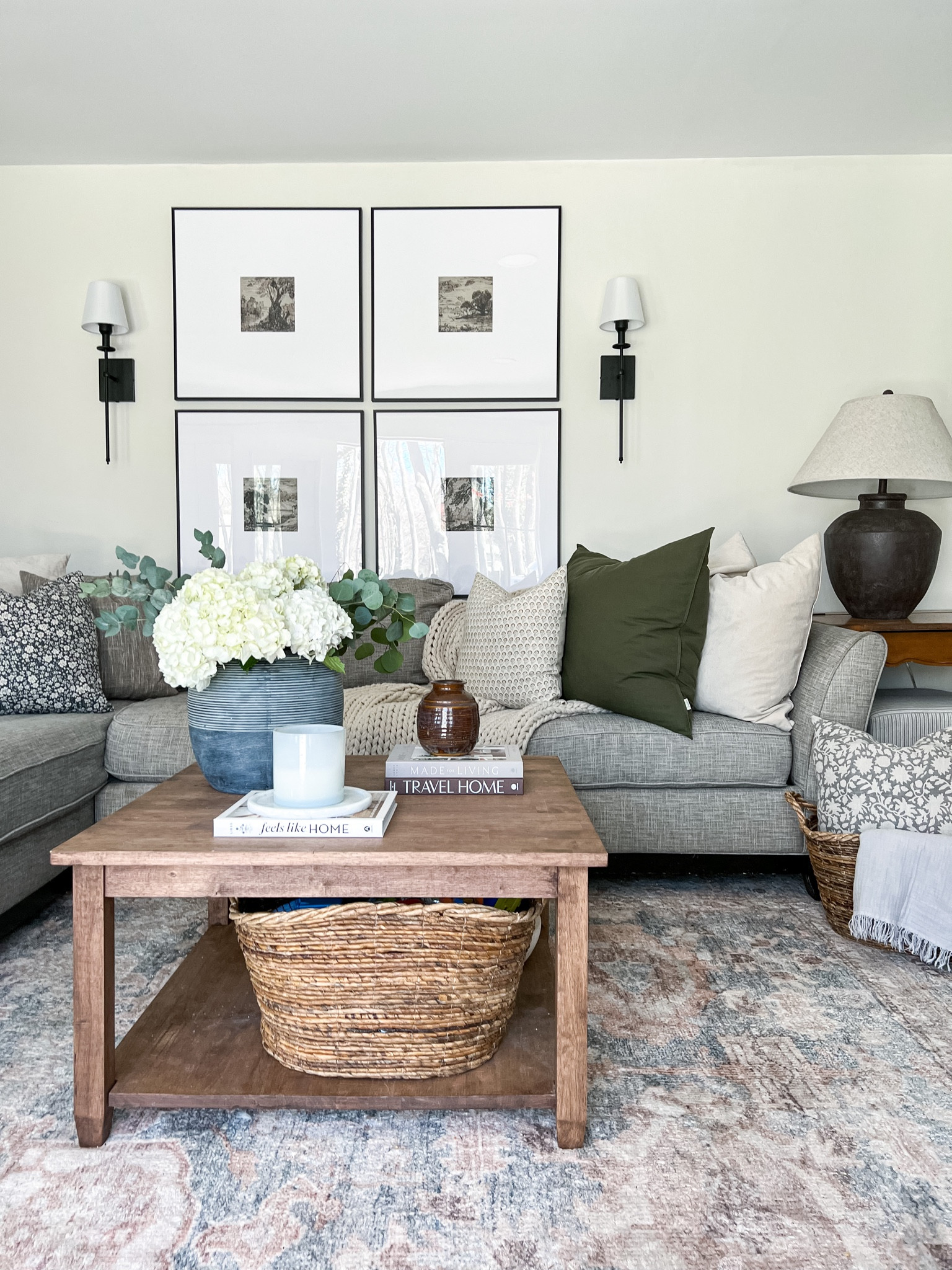 Living room inspo.
Pot on table is from Hobby Lobby. Baskets and side table are thrifted.