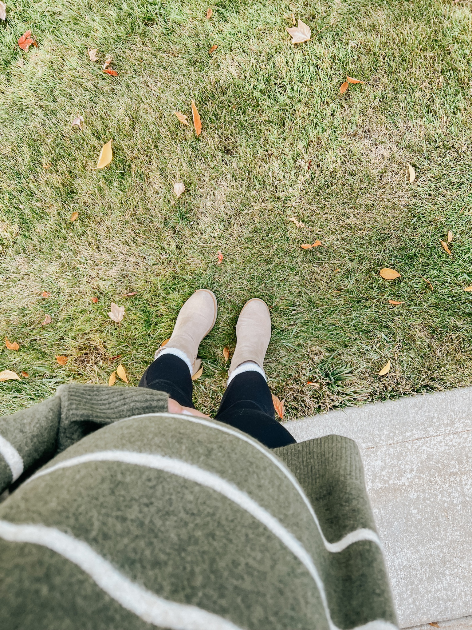 The most comfortable sweater you'll own, wearing size small, oversized and fits a bump perfectly!

Bump friendly sweater, fall sweater, winter sweater, perfect fall finds, aerie sweaters 

#LTKfindsunder50 #LTKSeasonal #LTKbump