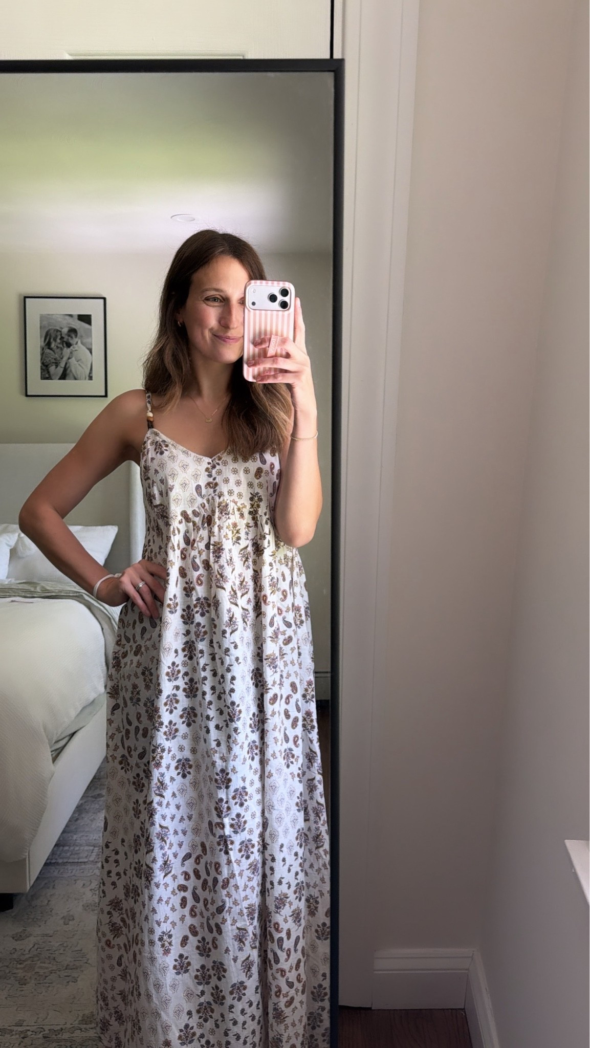 The perfect midi sundress ☀️

Mom style// summer outfit