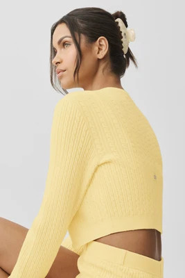 ALO | 90's Claw Clip in Warm Butter Pearl | Alo Yoga