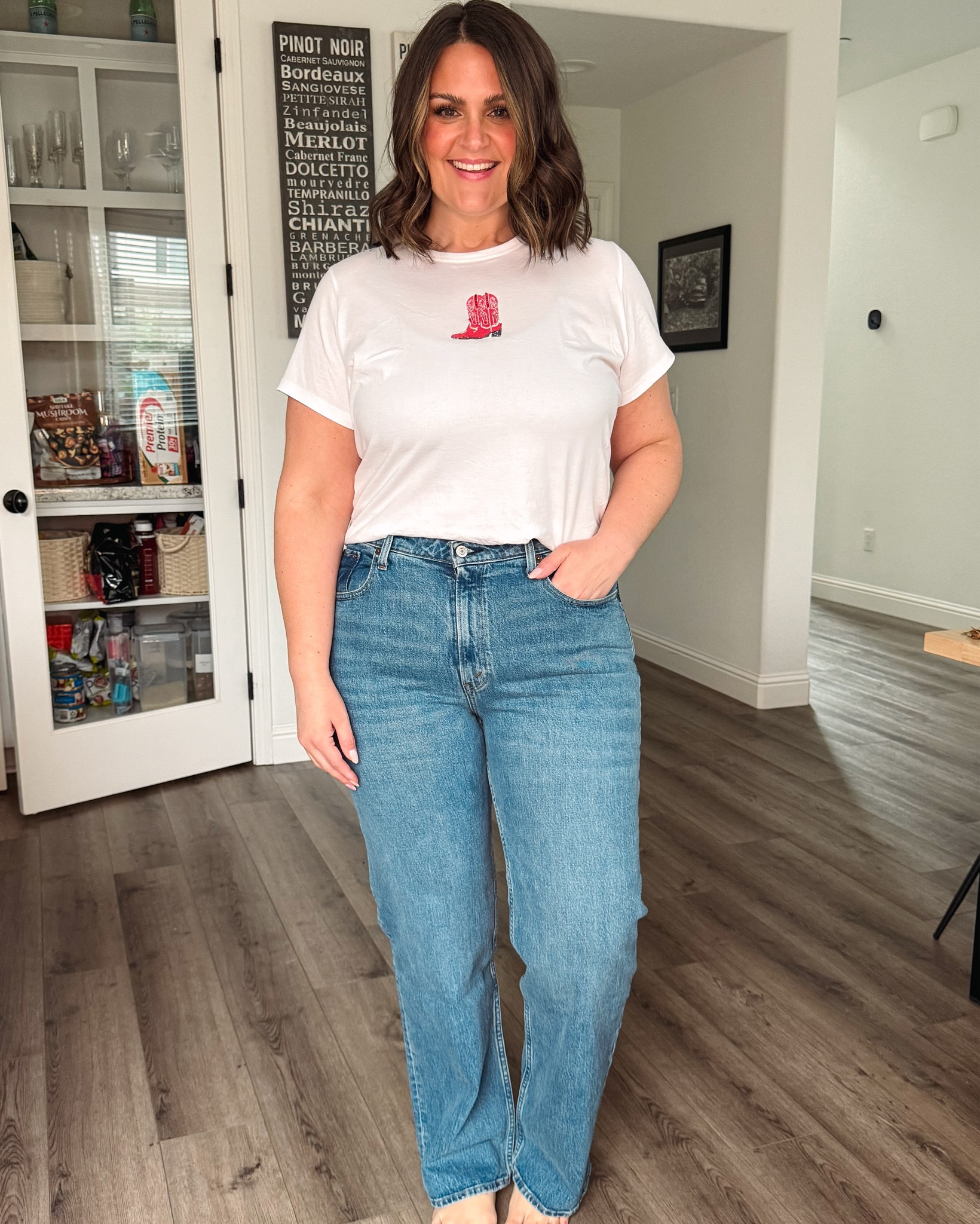 Abercrombie haul! 
Code AFBONNIE to save on top of the sale!!

Sweatshirt, large
Sweatpants, xl
Dresses, large
Shirt, large (if between sizes, size down)
Dark denim, 32L (I would size up 1)
Lighter denim, 32R (perfect!!)
Ankle length w/ distressing, 32L (perfect!)

**I did Curve love denim, but if you carry most of your weight in your middle/tummy, do the regular fit!

Size 14, curvy denim, midsize, try on haul, resort wear, vacation outfit, wedding guest dress, spring wedding 


#LTKFindsUnder100 #LTKSaleAlert #LTKStyleTip