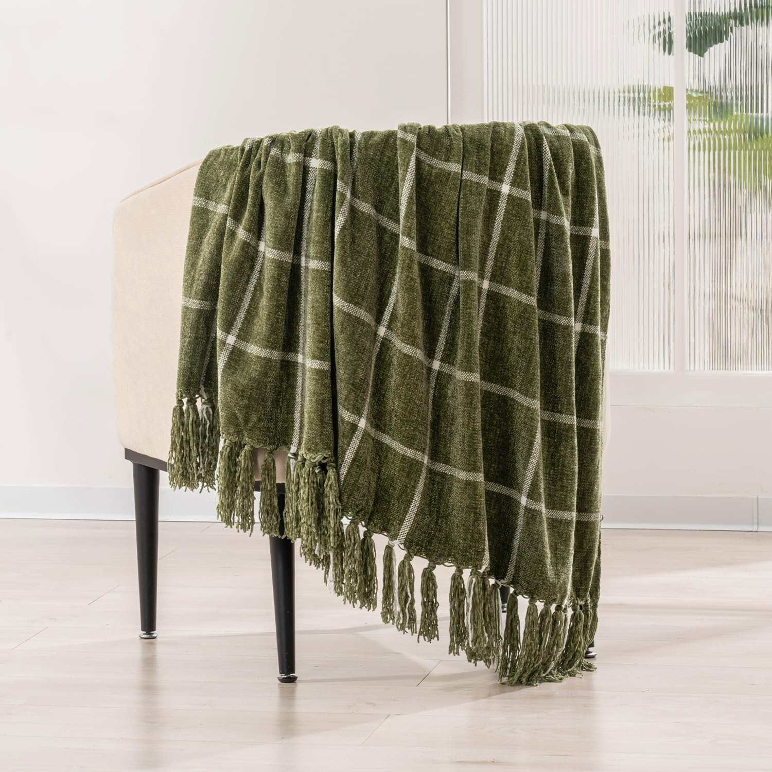 EVERGRACE Plaid Chenille Throw Blanket for Couch, Super Soft Cozy Decorative Windowpane Grid Plai... | Amazon (US)