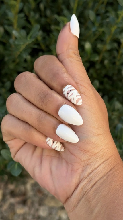 Restocked just in time for Halloween!! Halloween nail inspo