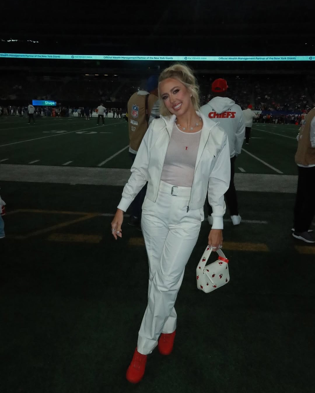 Funday Sunday🤍
-pony made it till halftime🤣 anyone else always take their hair out the second they get the urge?

#LTKShoeCrush #LTKStyleTip #LTKItBag