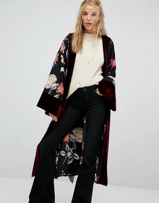 Kiss The Sky – Geblümter Maxi-Kimono mit Samtbesatz | Asos DE