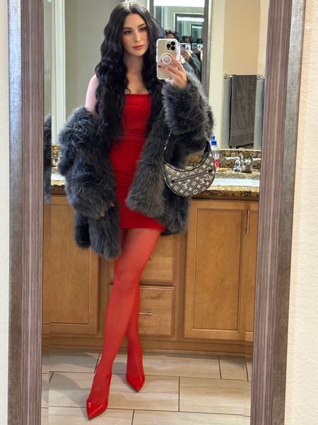 Get dressed with me for dinner and a holiday pop-up. Take your little red dress up a notch for the holidays by adding red tights, red pumps, and a faux fur jacket. ♥️🎅🏼

#LTKSeasonal #LTKstyletip #LTKHoliday