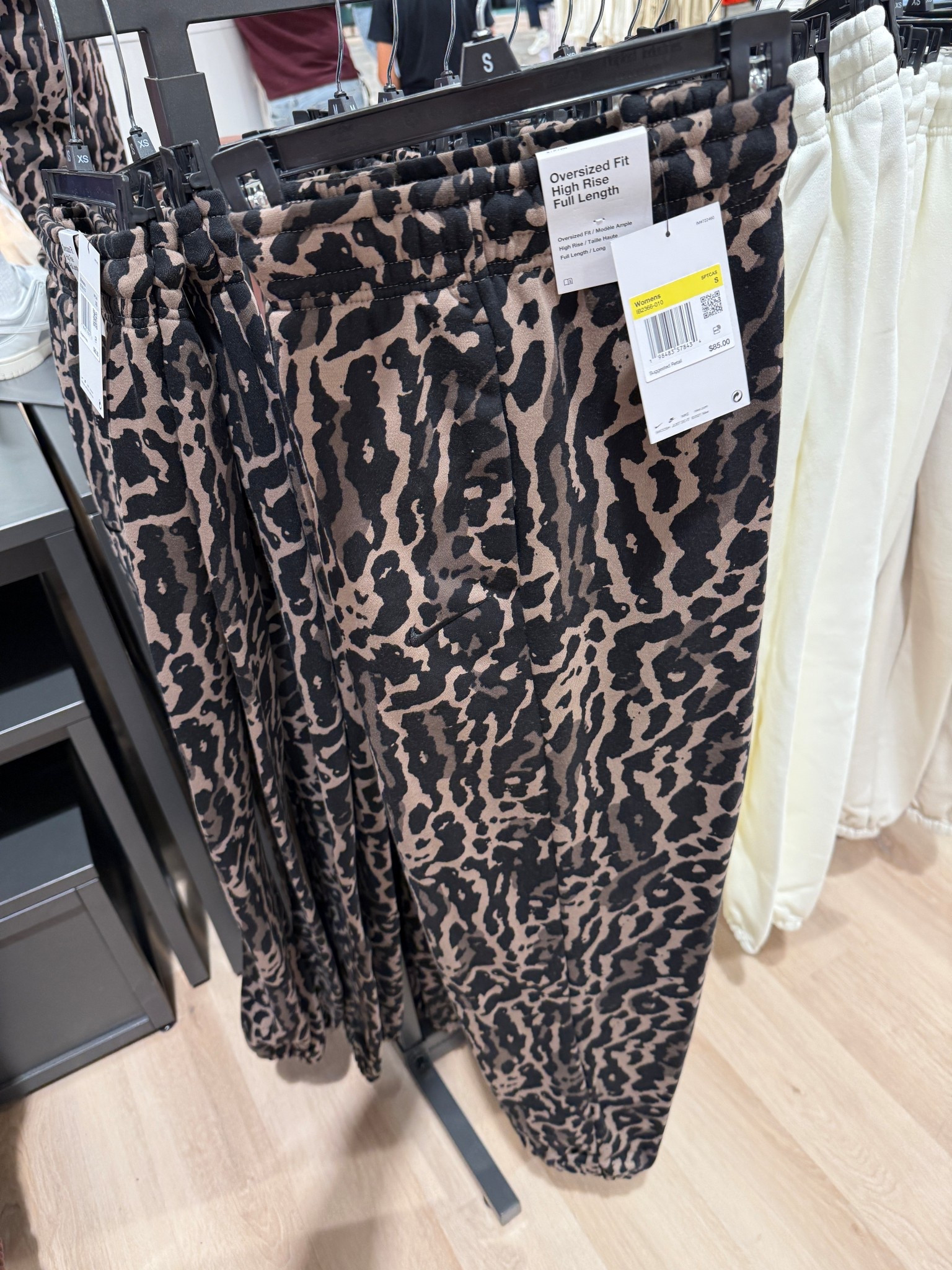 okayyy Nike 😍 these are good!! 

+ has a matching crew sweatshirt - both are oversized 

#nike #leopard #sweats #comfies #activewear

#LTKActive #LTKHoliday #LTKGiftGuide