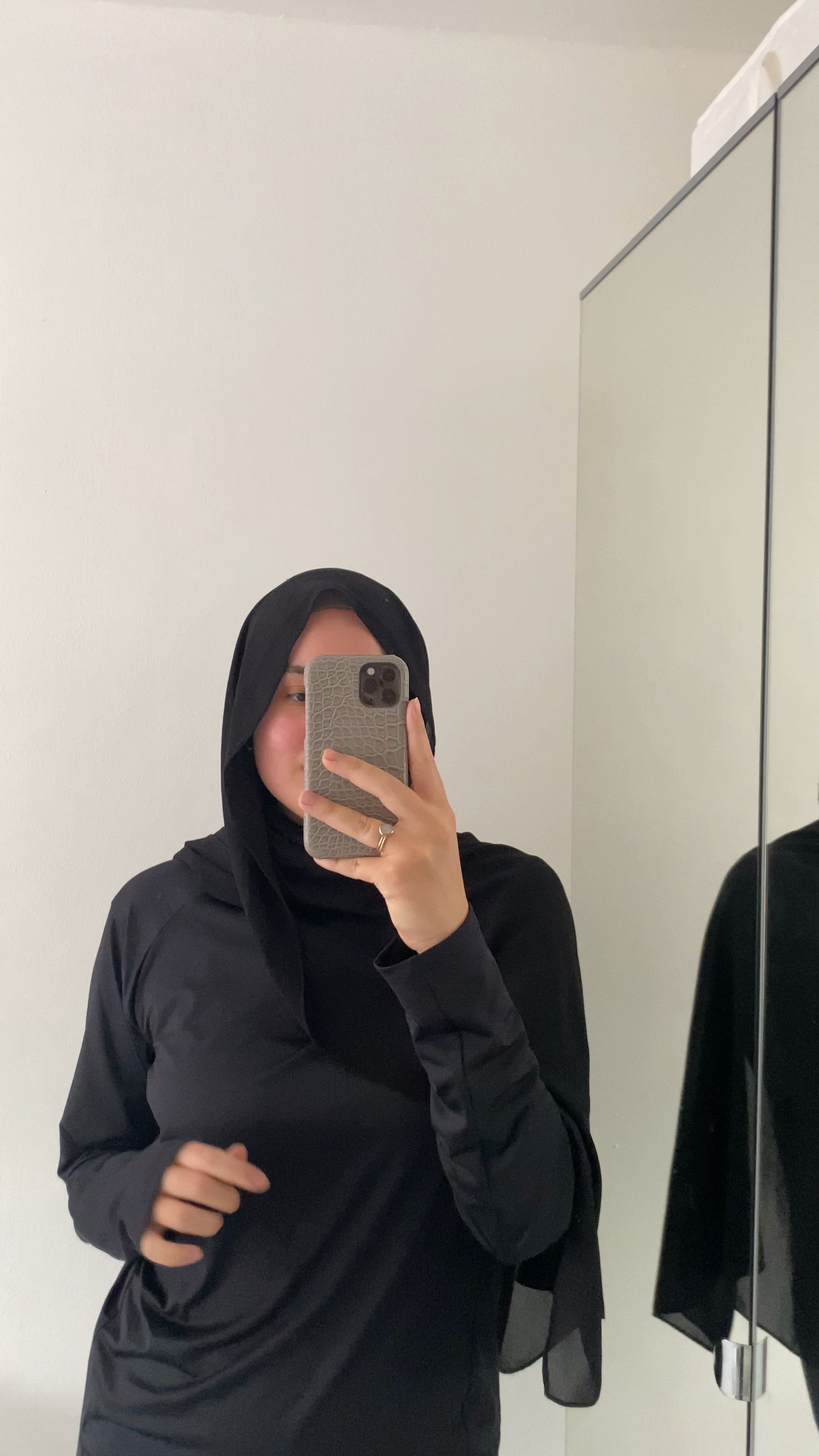 Modest activewear - modest long sleeve activewear top 
*disclaimer: it is men’s sports top but there was a pile of them in the women’s section at h&m so 🤷🏻‍♀️😂*
I found this loose long sleeve workout top yesterday and I am in love! It is so comfortable and breathable and perfect for anyone who is looking for a modest workout top to go out for walks with or go to the gym! It is also long enough too! 

I have linked a pair of wide activewear trousers you can pair it with for a complete modest workout outfit 💗

#LTKFitness #LTKstyletip #LTKeurope