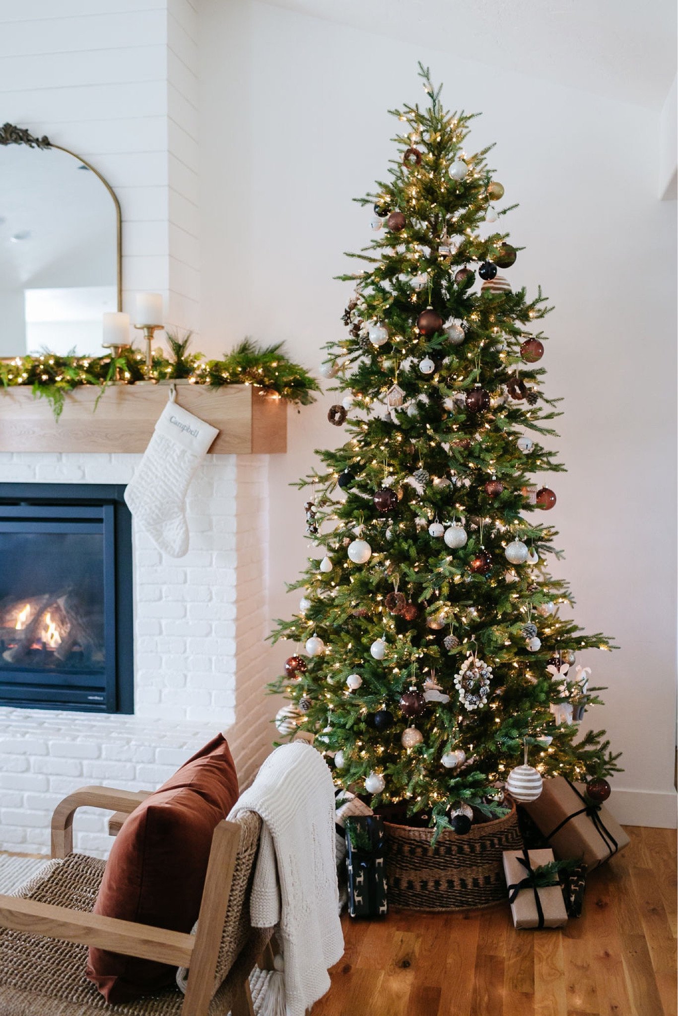 Friends, this is the most perfect 9’ faux Christmas tree!  It doesn’t take up a lot of space, has the perfect amount of lights, and has realistic branches!

#LTKhome #LTKHoliday #LTKsalealert