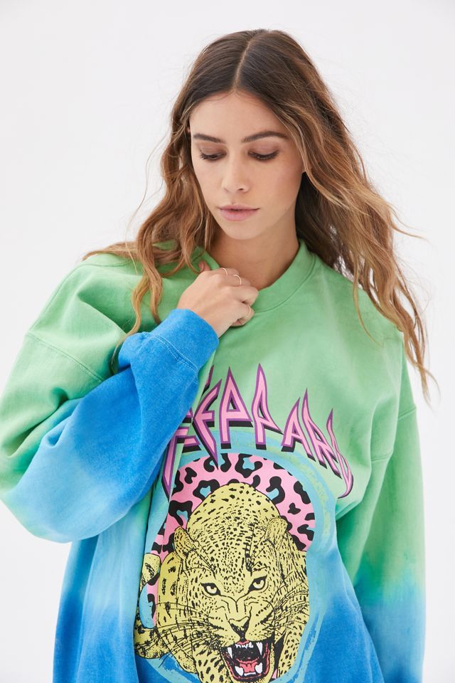 Def Leppard Oversized Dip-Dye Sweatshirt | Urban Outfitters (US and RoW)
