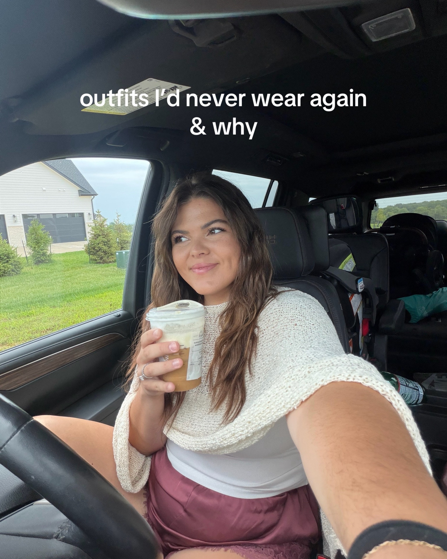 NEVER WEARING THESE AGAIN (until next week 😉) - follow @hiericasuckow  for more just like this 🤎 

#midsize #fallstyle #size12 #momstyle 
@Staykation @ASOS @Anthropologie @Aritzia @levi @Steve Madden US