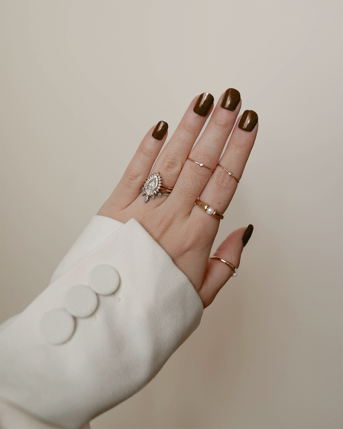 Giving espresso martini energy with this winter mani. ☕🤎

I’ve been loving this rich brown shade “London Fog” from @ellamila—so chic and perfect for the season. ✨ Plus, their polishes are 17-free, vegan, and cruelty-free, so you get gorgeous nails without the harsh stuff. 

shop this look on my @shop.ltk page (🔗 in bio)
.
.
.
#ManicureGoals #WinterNails #EspressoMartiniVibes #BrownNails #CleanBeauty #VeganNailPolish #CrueltyFreeBeauty #NonToxicNails #EcoFriendlyBeauty #ChicManicure #MinimalNails #NailPolishAddict #PolishObsessed #ellamilapartner #ad #liketkit 

#LTKBeauty #LTKStyleTip