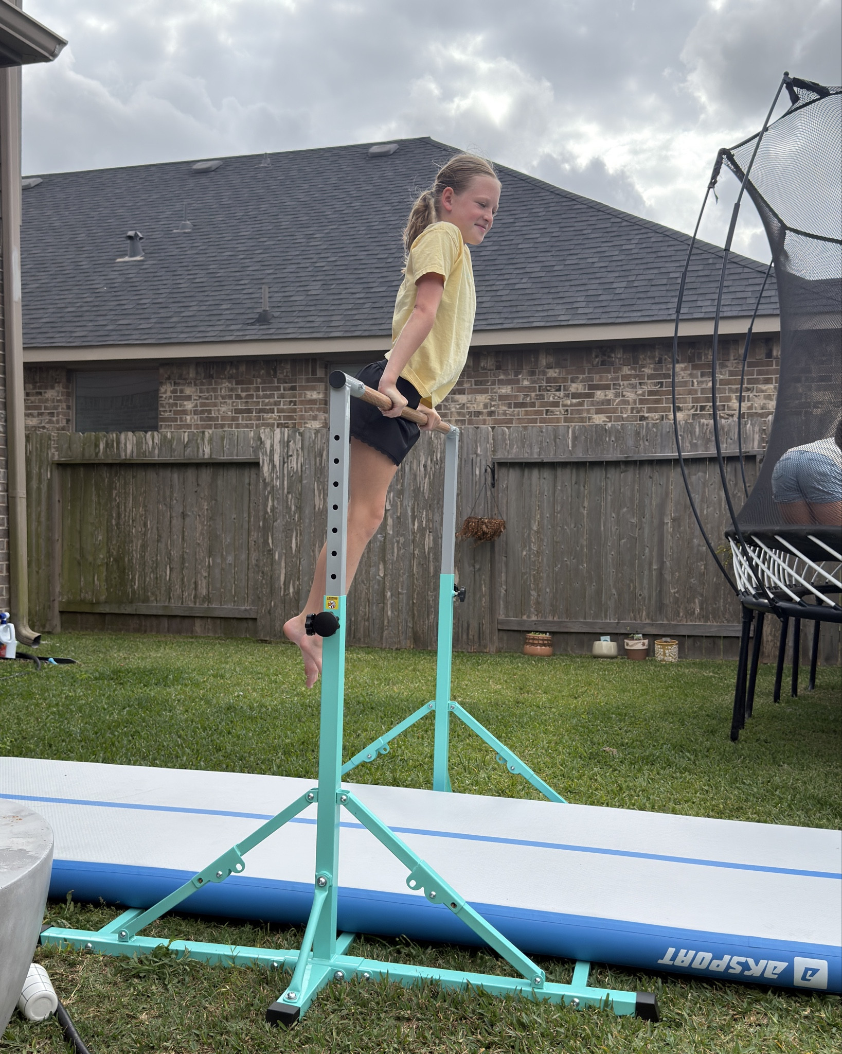 Safe to say this has officially taken over our evenings—so much fun, a little competitive, and perfect for everyone 🎉

This adjustable gymnastics bar has been so good for practicing at home—perfect for beginners all the way up to teens 🙌🏼 (Even mama has had a turn or two on it 😅)

Sturdy, easy to adjust, and gives them the confidence to keep working on new skills 