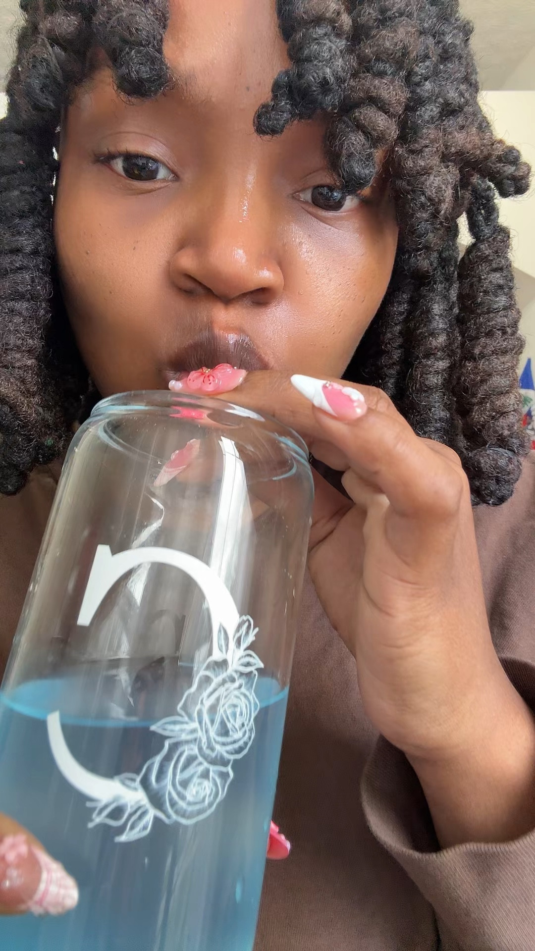 Health essentials that help me feel my best every day 🌿

Fresh juices
Daily hydration
Good supplements
Simple healthy habits

The small things you do daily can completely transform your health. I linked my favorite health essentials.

#HealthEssentials #HealthyHabits #WellnessRoutine #HealthyLifestyle #DailyWellness #WellnessJourney #HealthyLiving #ShoppingWithPriiincesss #Atlantamom #Atlantabloggers #Atlantablogger #AtlantaCreator #Atlantacontentcreators #Atlantacontentcreator


#LTKmorningroutine #LTKfitnessgoals #LTKselfcare