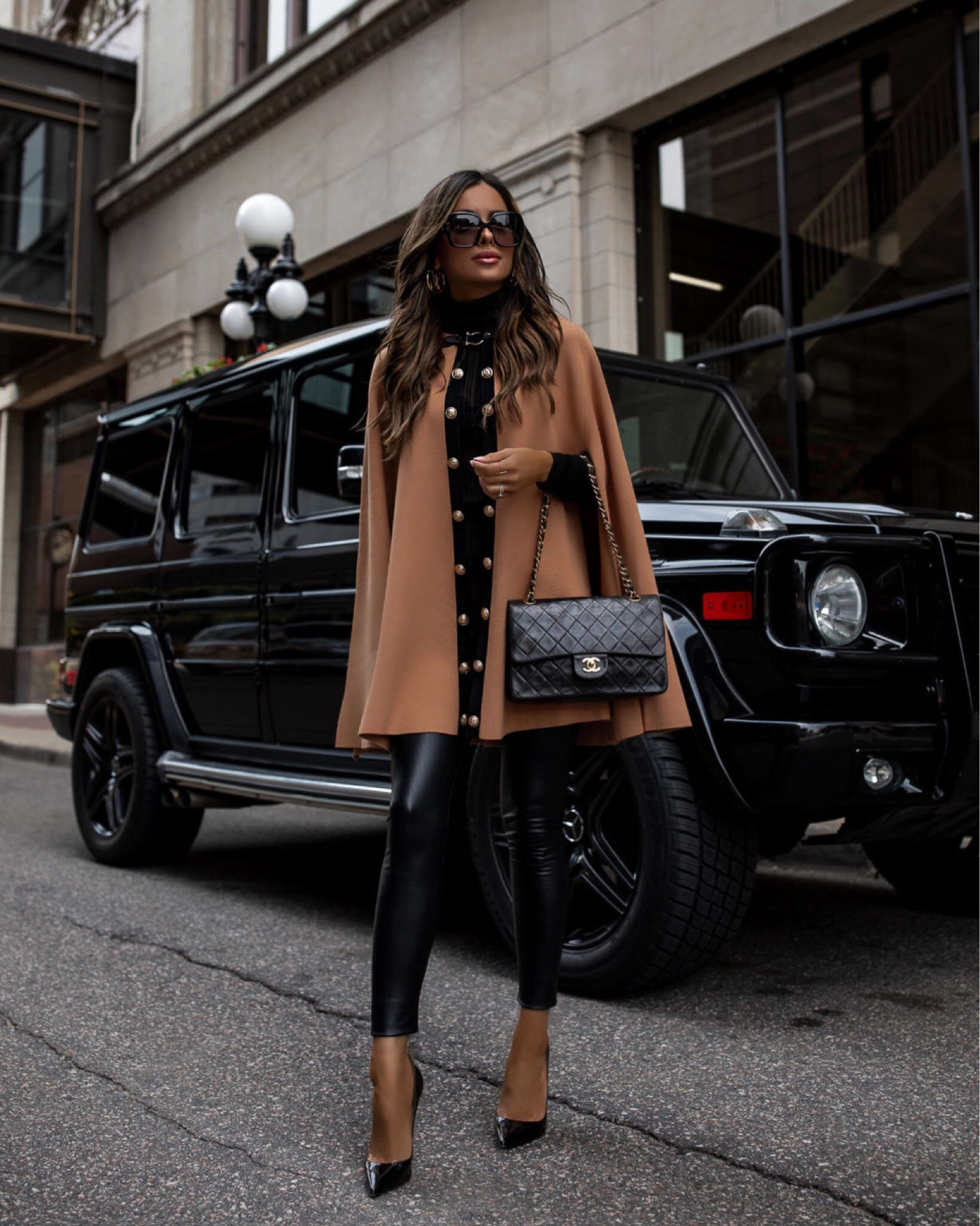Fall workwear
Karen Millen camel cape 
Chanel medium flap bag
Gucci sunglasses
Christian Louboutin so Kate pumps 



#LTKstyletip #LTKSeasonal #LTKworkwear