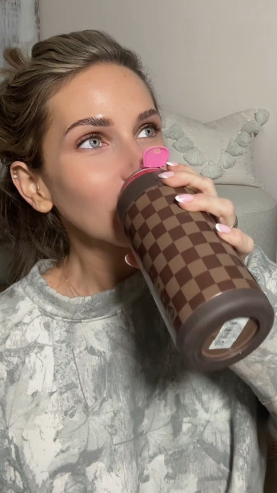 Me & Hydrojug are attached like that 🤎🤎🤎 #hydrojug #summer 

#LTKmomlife #LTKHome #LTKdayinmylife