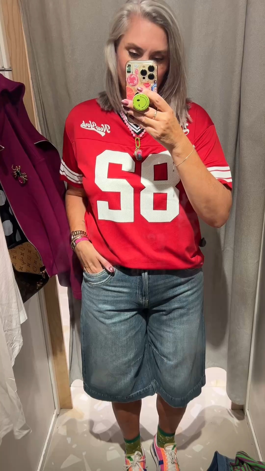 Stradi finds. Een snelle instore try on bij Stradivarius. 

Rood football shirt maat L
Denim bermuda of jort maat 40
Witte longsleeve maat M

#LTKnederlands #LTKeurope #LTKjeans