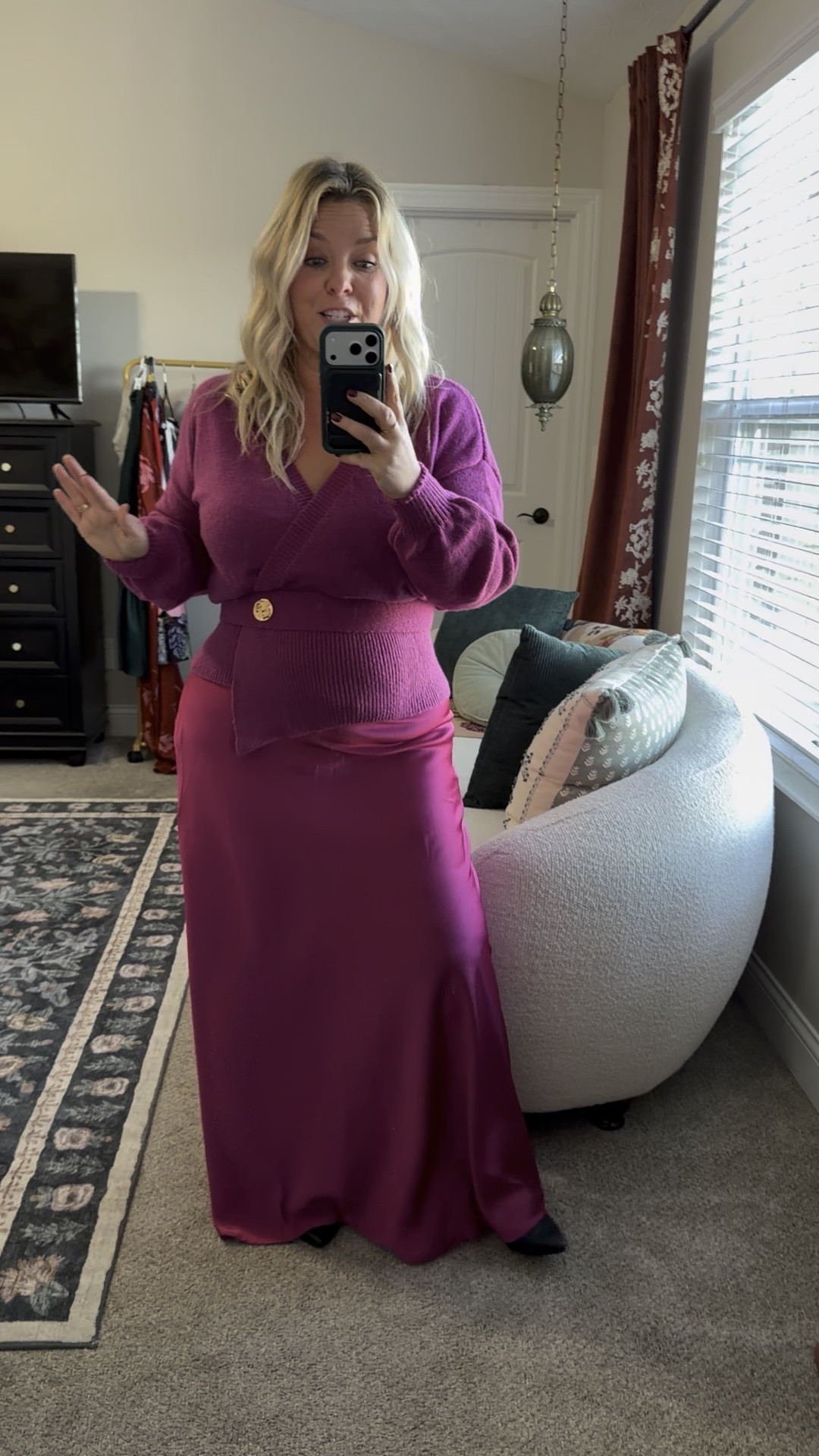 Give me alllll the monochromatic moments + satin skirts! Wearing my true lg in the skirt & med in the top!

It’s all from SHEIN so I linked everything from my recent Shein order as I know that site scares some people but I sorted through the not so great stuff to find you all the GREAT ones! Scroll my LTK to see them all styled & remember Shein offers FREE returns so don’t be scared to try them! 

#LTKMidsize #LTKPetite #LTKHoliday