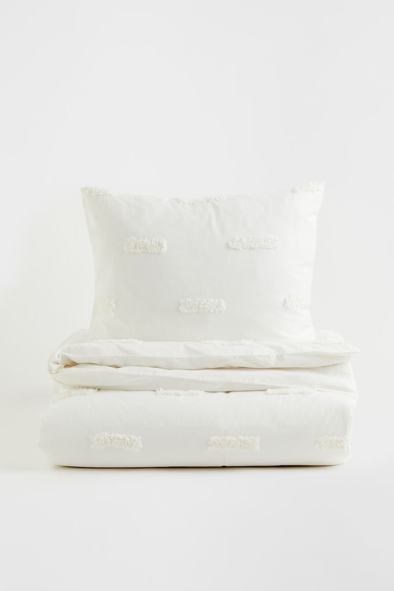 Single duvet cover set in a cotton weave with a thread count of 144 and a tufted pattern in soft ... | H&M (UK, MY, IN, SG, PH, TW, HK)