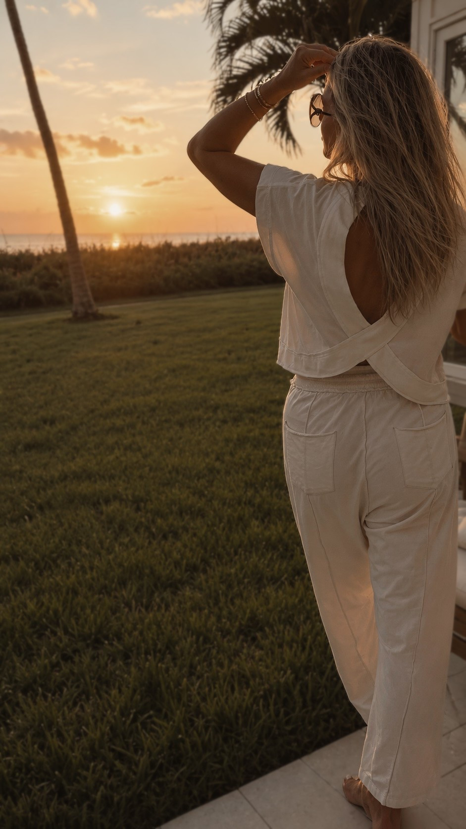 Wearing smalls- these are the pants version of our fave jumpsuit! Wear these so much! 🤍🐚


White pants. Summer style. Workout tee. Beach.

#LTKSaleAlert #LTKgrwm #LTKootd