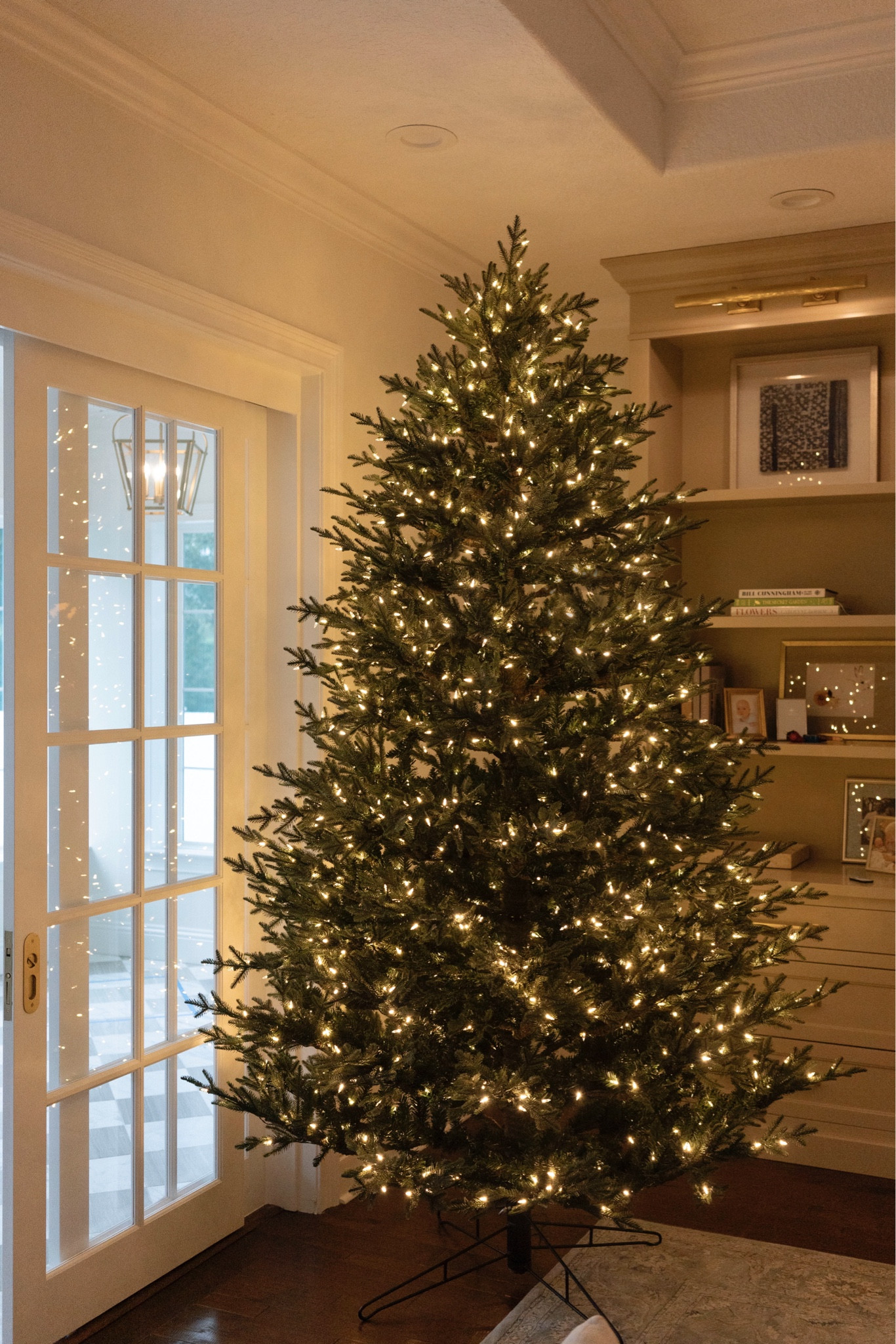 the merriest view 🎄

#LTKSeasonal #LTKHoliday #LTKHome