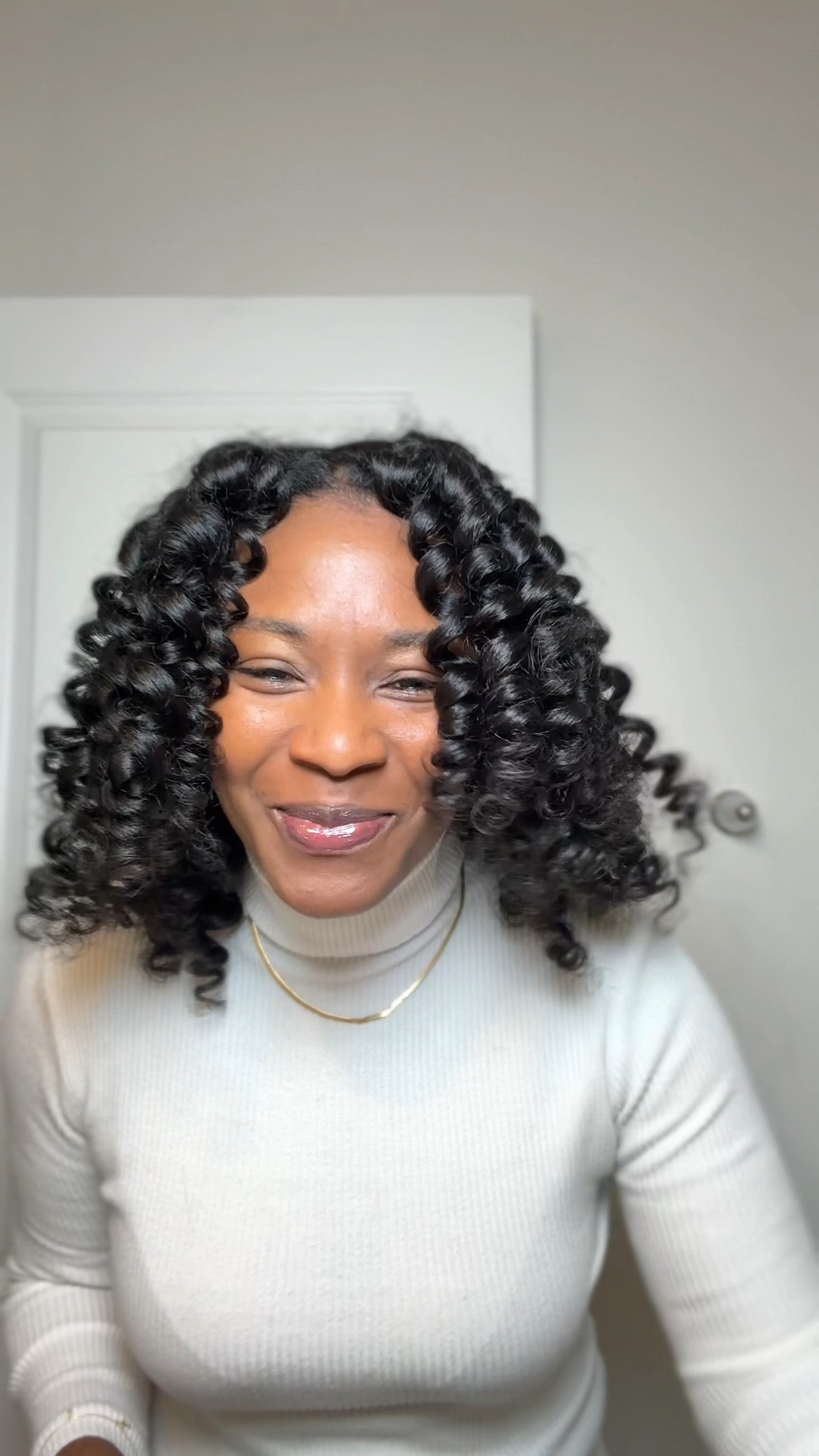 Are we talking curls?? Heatless curls ??💁🏾‍♀️

#heatlesscurls #naturalhairjourney #naturalhairstyles #beforeandafter #hairoftheday #beautyvlogger #haircare

#LTKBeauty #LTKvlog #LTKgrwm