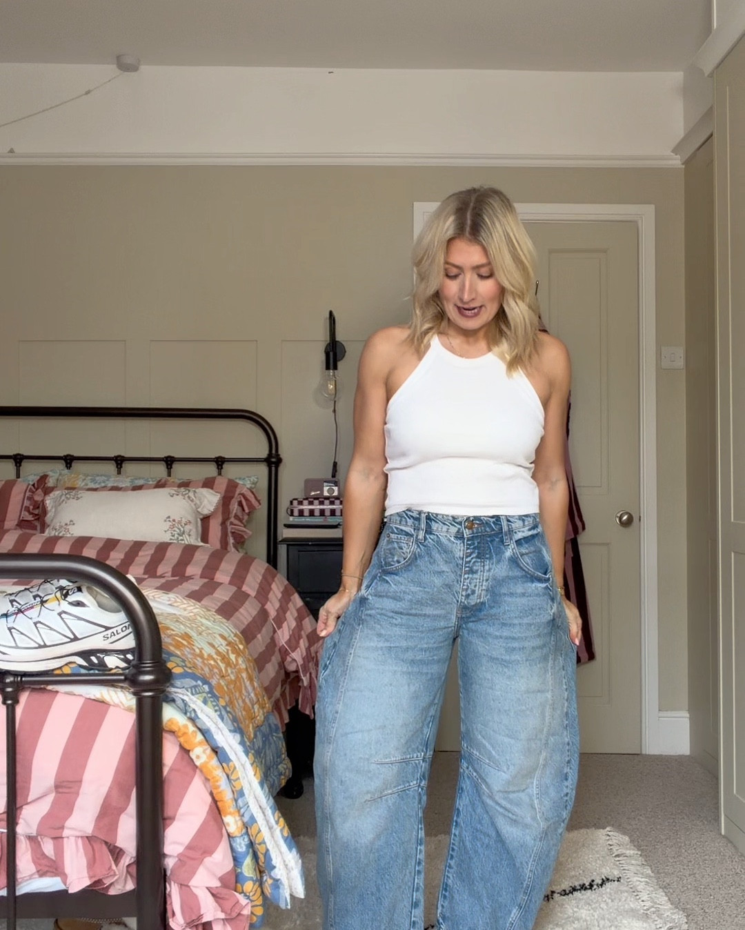 Easy winter OOTD

Dressing gown: TBCo, size M
Bra top: Uniqlo, size S
Barrel jeans: Free People, W26 LR
Cardigan: The Wholesome Store, size S (old)
Jacket: Beyond Nine, size XS/S
Trainers: Salmon XT6
Bag: Ganni Bou



#LTKuk #LTKstyletip #LTKwinter