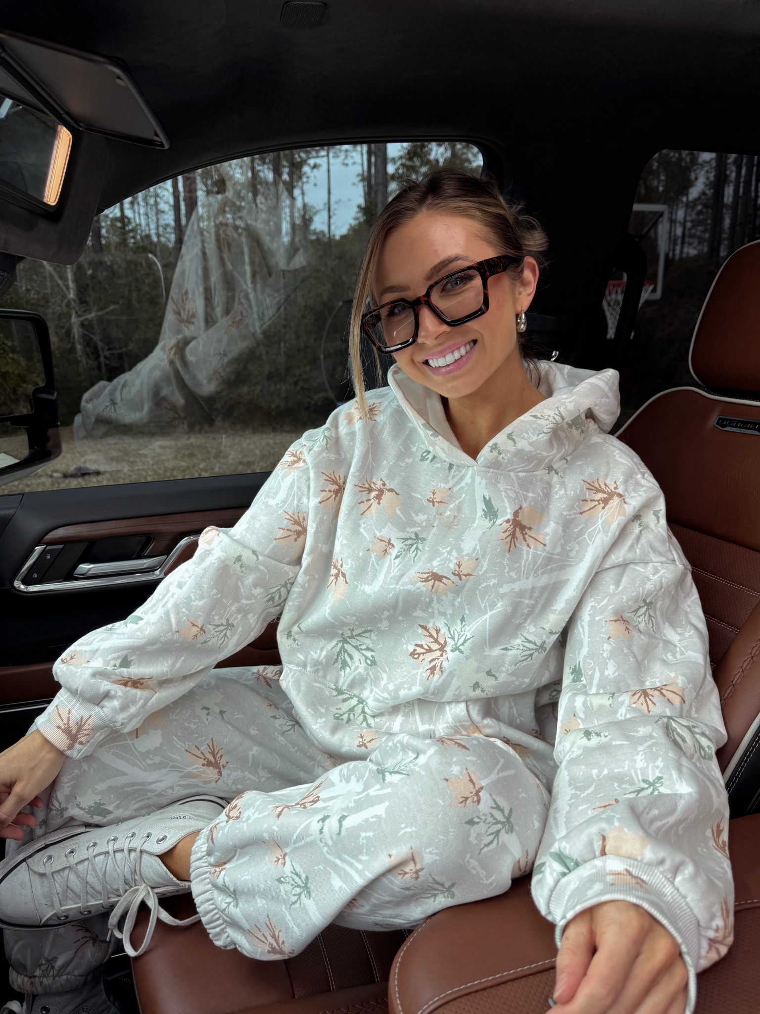 Amazon camo jogger set!!! So comfy and perfect for running errands!! 

#LTKStyleTip #LTKActive #LTKFindsUnder50