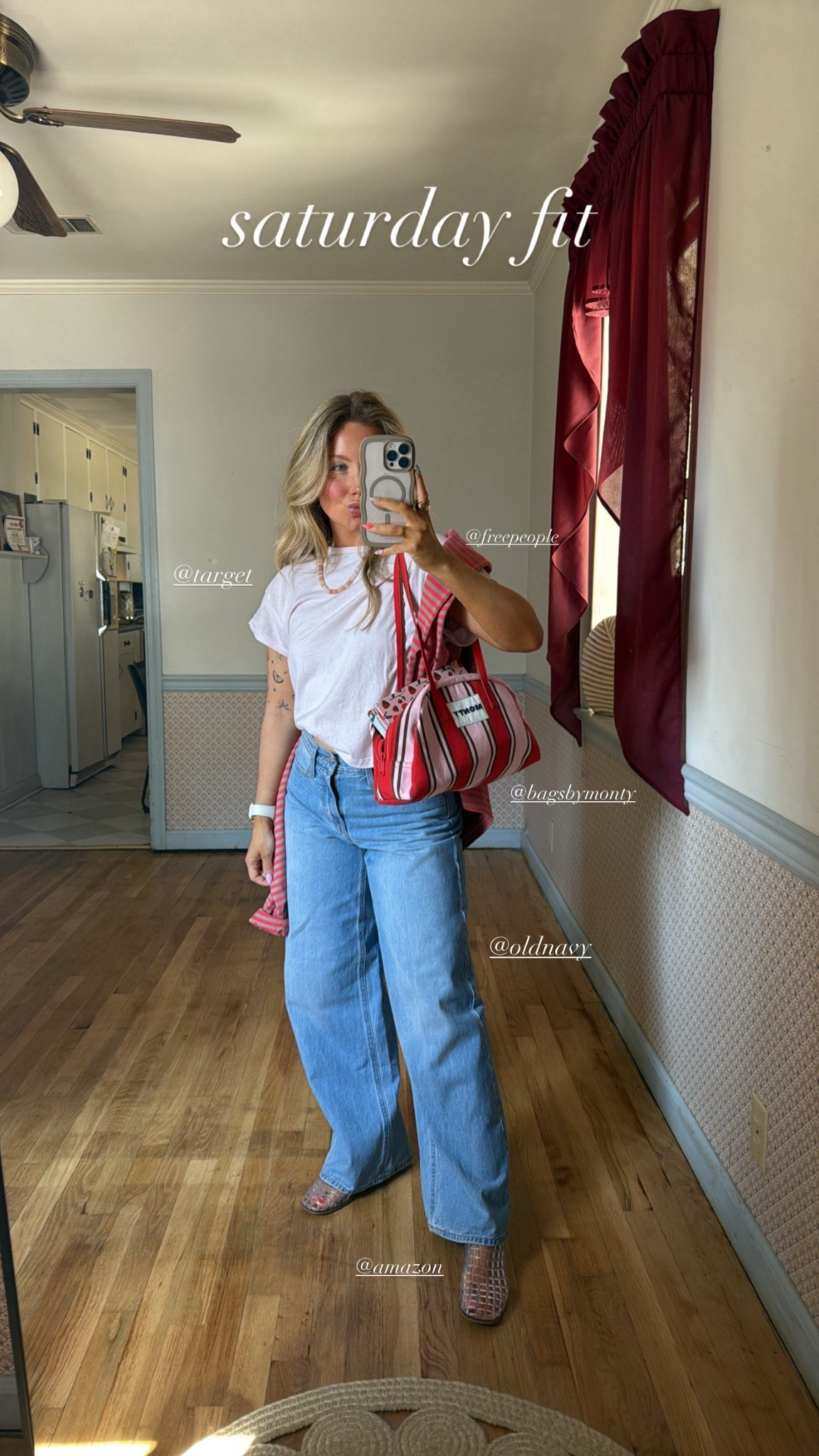 Wearing 0 reg in these jeans!!! Go long if you’re taller than 5’2”!!!! Mine are in the shade light dip 

#LTKPetite #LTKootd