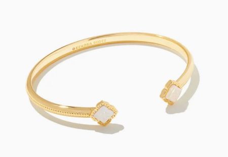 Kendra Scott is doing a 2 for $60 sale this weekend only on select items! I’ve linked a few of my favorites 🤩

#jewelry
#kendrascott
#accessories
#sale

#LTKsalealert #LTKbeauty #LTKunder100