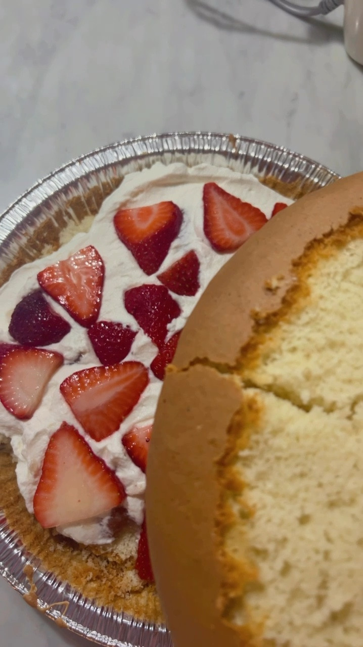 You don’t need the big mixer if you want to enjoy your meal! This hand mixer is by far so much better and easier to use. Take less space and love so much the style and have a lot of speed ! 
Me gusta mucho. 
#kitchen 

#LTKHome #LTKSeasonal #LTKFamily