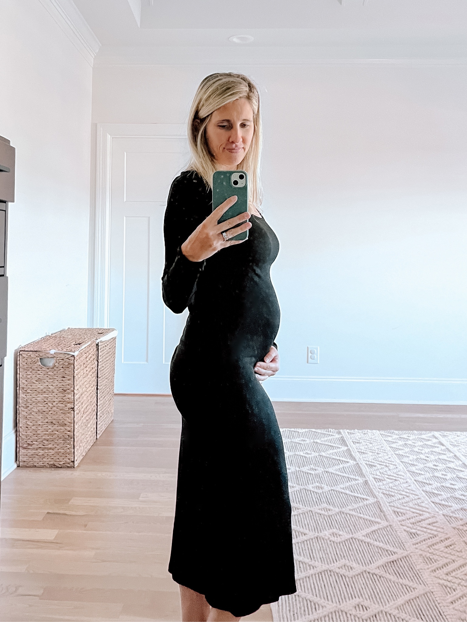 This maternity dress from Hatch is a 10/10.

#LTKMaternity 

#LTKBump #LTKSeasonal