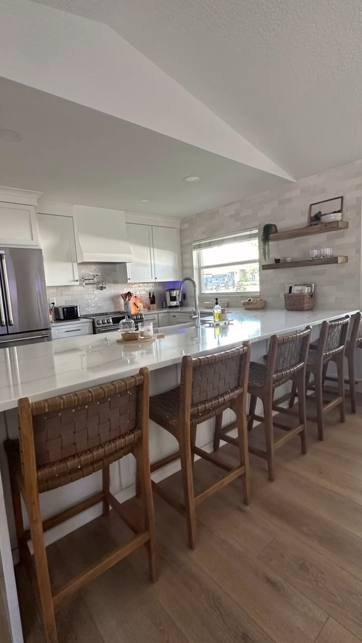 Easy maintenance stools! 


#barstools #kitcheninspo #kidfriendlybarstools #easymaintenancefurniture #easytocleanfabrics #homerenovationideas #interiordecor #barstoolsonsale #looksforless #grandinroad

#LTKHome