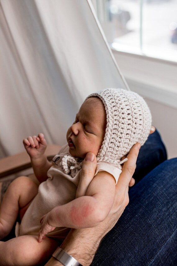 Newborn Knit Baby Bonnet, Crochet Knitted Bonnet, Neutral Bonnet, Bonnets Baby, Classic Bonnet, N... | Etsy (US)