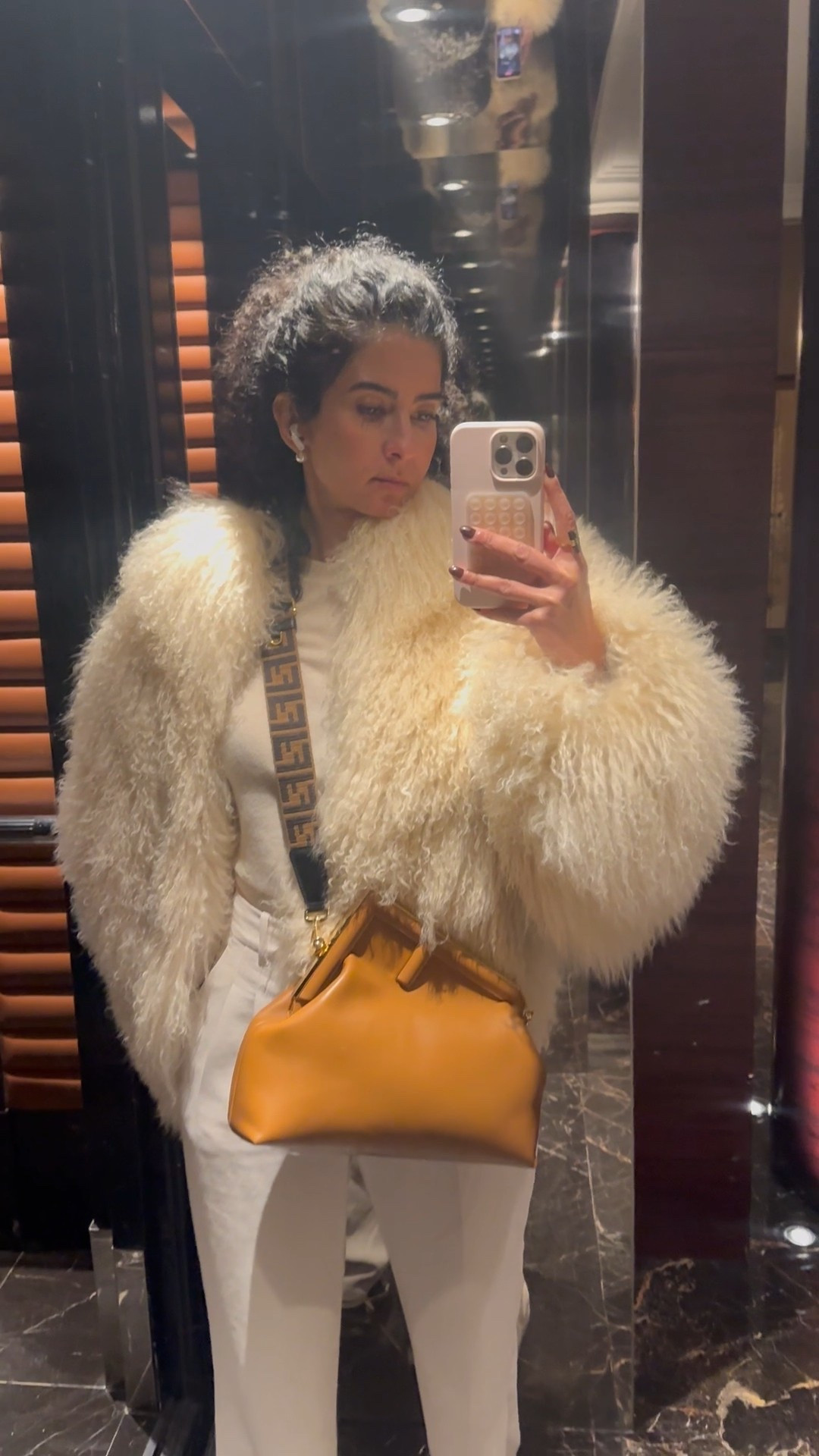 The warmest and most stylish coat !! LOVE IT .. wearing a size xs

#LTKHoliday #LTKdayinmylife #LTKgrwm