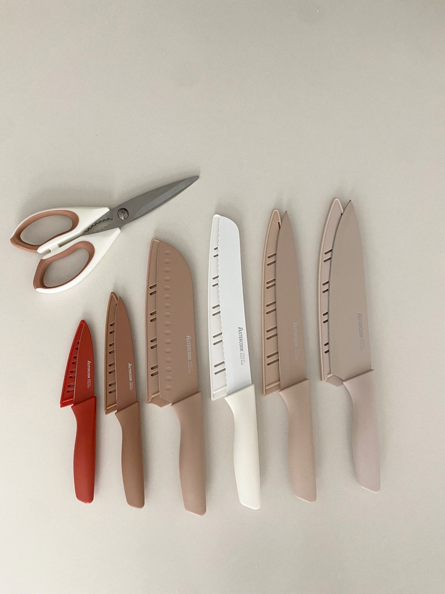 My favorite knife set is on sale for Prime Day! It’s 66% off!! 

It comes with scissors, looks beautiful on the counter, and the quality has honestly impressed me. We use these every single day, and they’ve held up so well.

If you’ve been looking for a good knife set, this is one of those kitchen purchases that’s actually worth it

#LTKHome #LTKSaleAlert #LTKmomlife