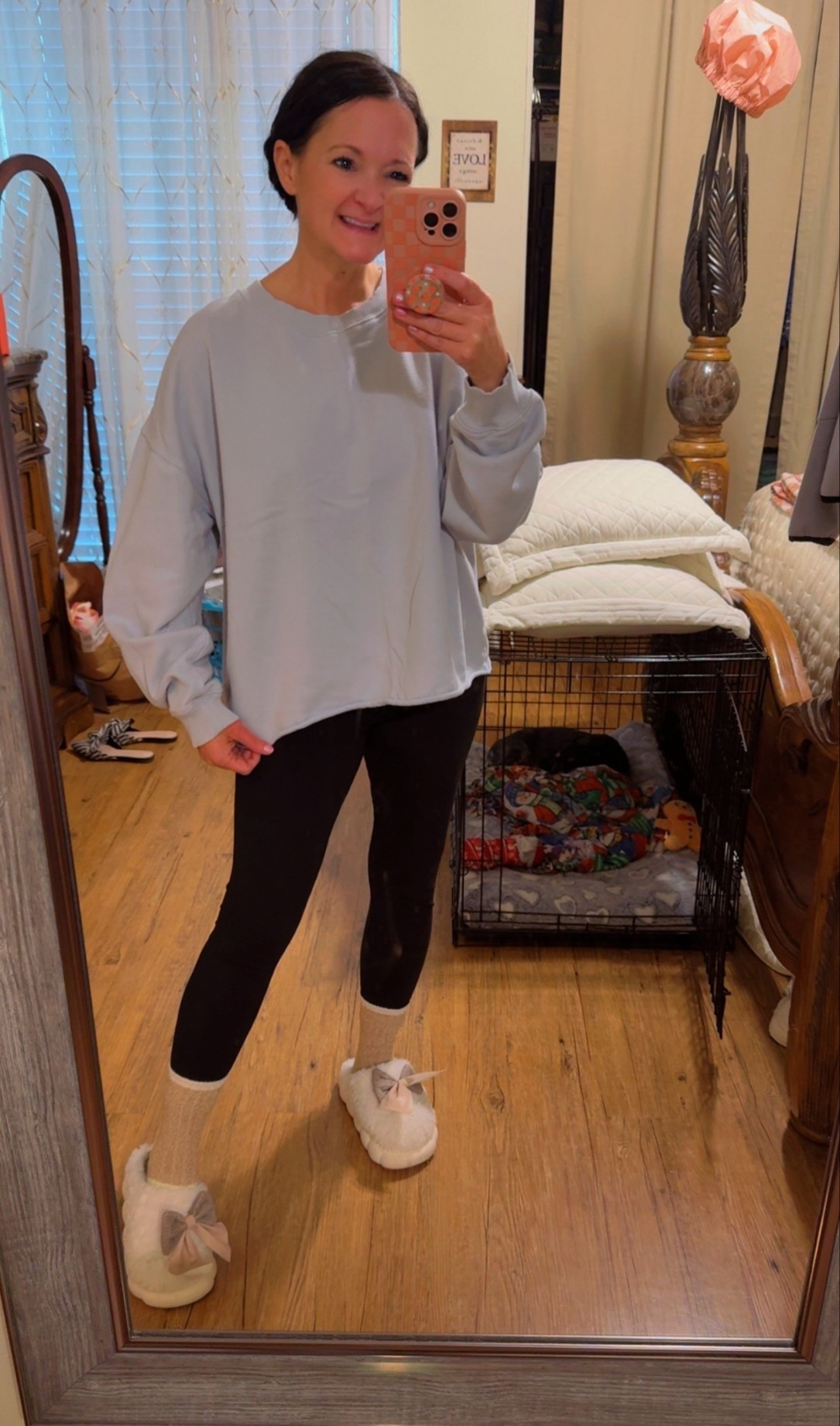 Main purpose of this post… The comfiest house slippers, EVER!!! 💓💓👌👌💓💓

#LTKmomlife #LTKPetite #LTKSaleAlert