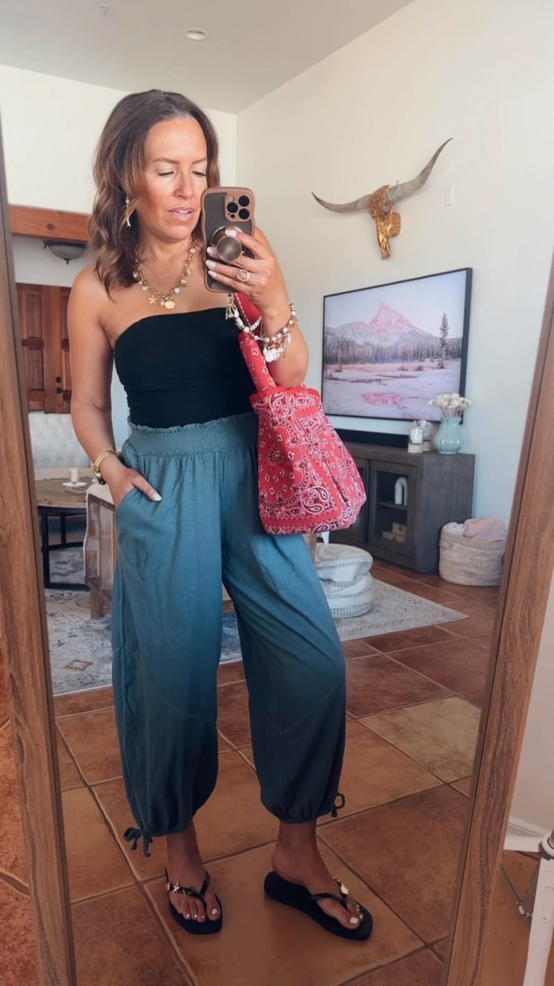 Casual summer outfit idea! This would be so cute to wear to the pool or beach as well! Aerie is having sale up to 35% off! 
S in pants//S in top

#LTKootd #LTKgrwm #LTKOver40