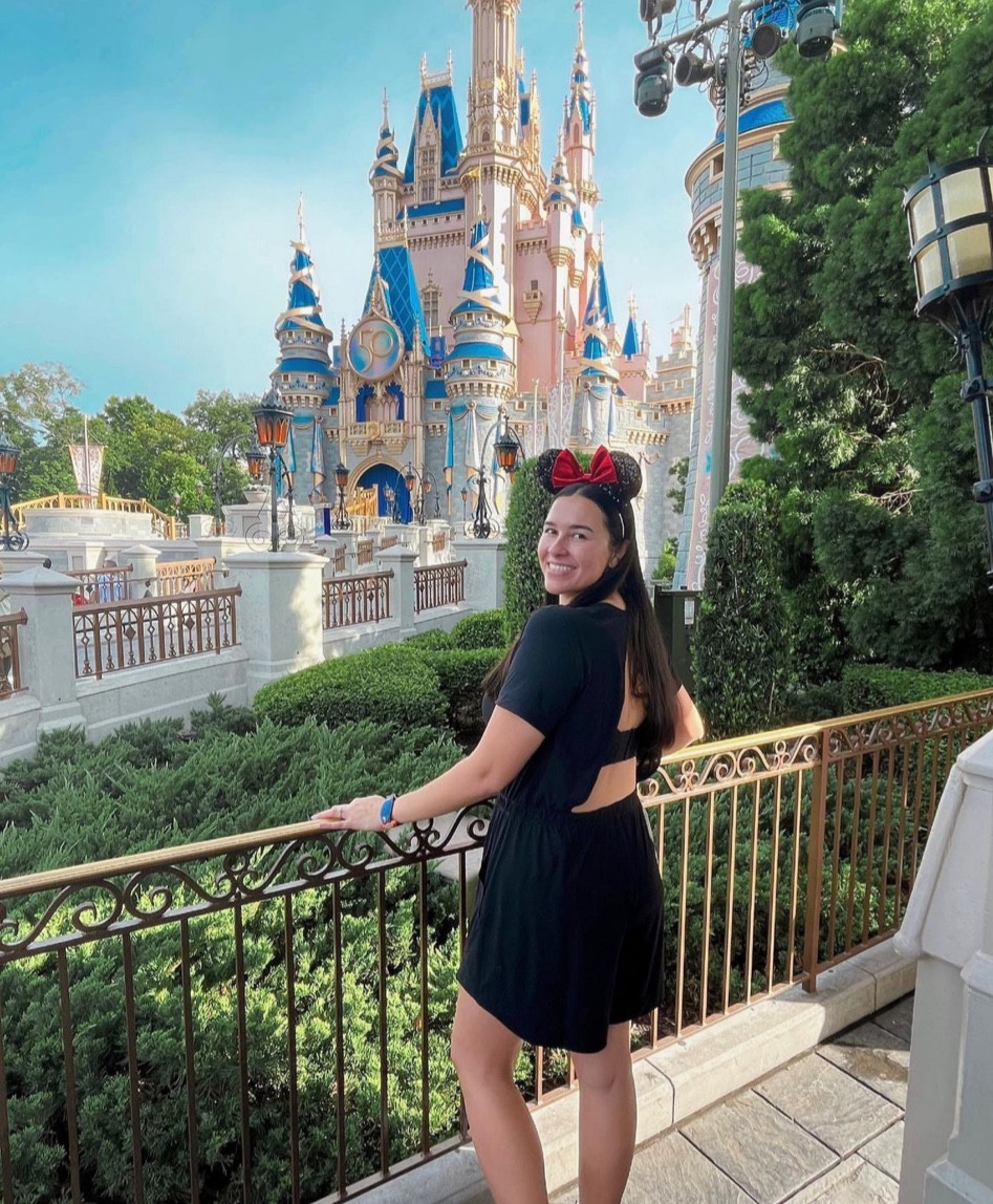 Magic Kingdom outfit ✨

Romper: Lululemon
Bra: Lululemon

Black is sold out online but olive & cream are linked below!

Disney outfit, Disney parks, Disney style, Disneyland outfit 

#LTKSeasonal #LTKcurves #LTKfit