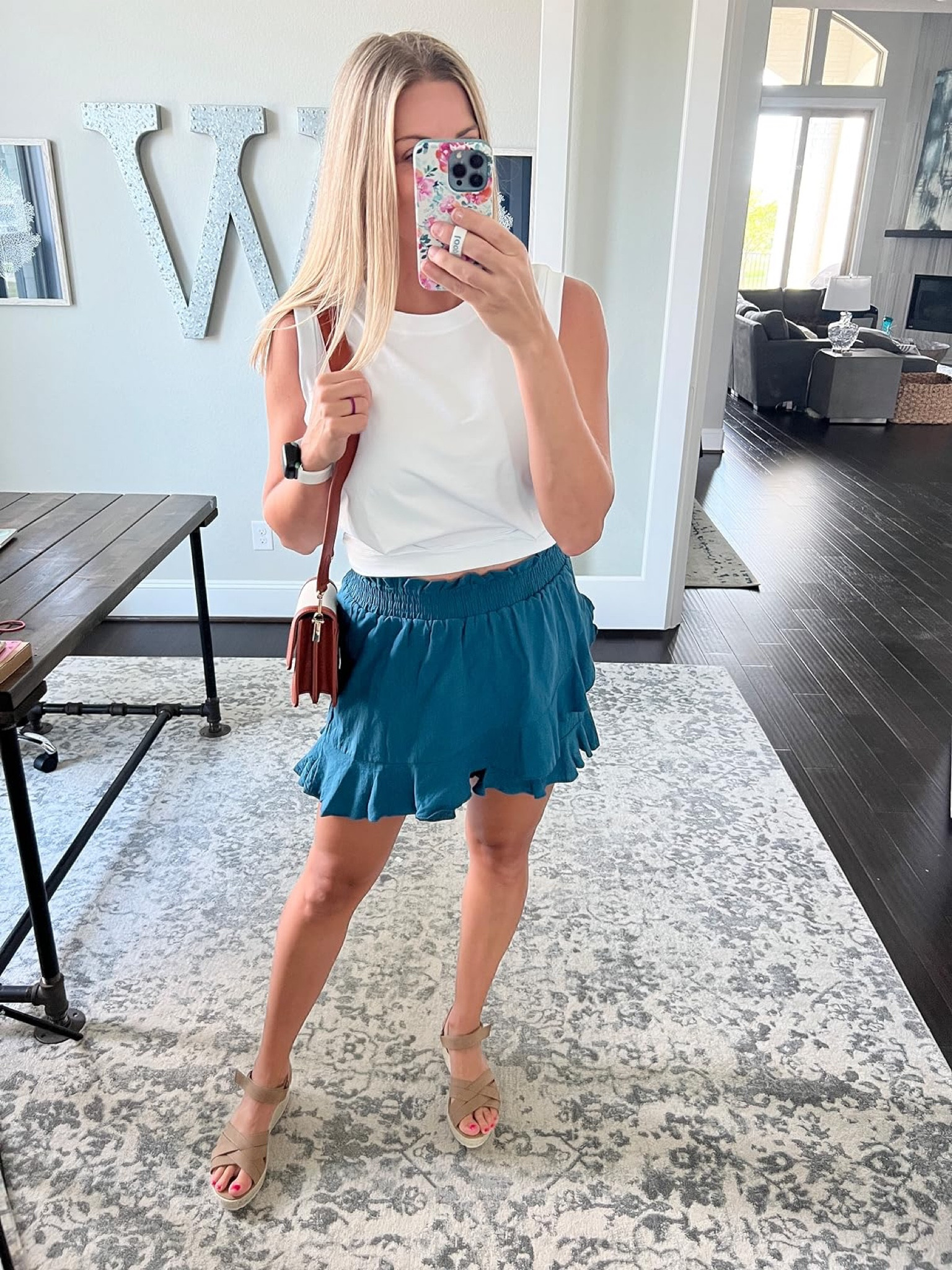 Cute Skirt Outfit 


Casual  Casual outfit for her  Fashion guide  Style tips  Everyday  Fashion inspo  Skirt outfit  Sandals  

#LTKover40 #LTKstyletip