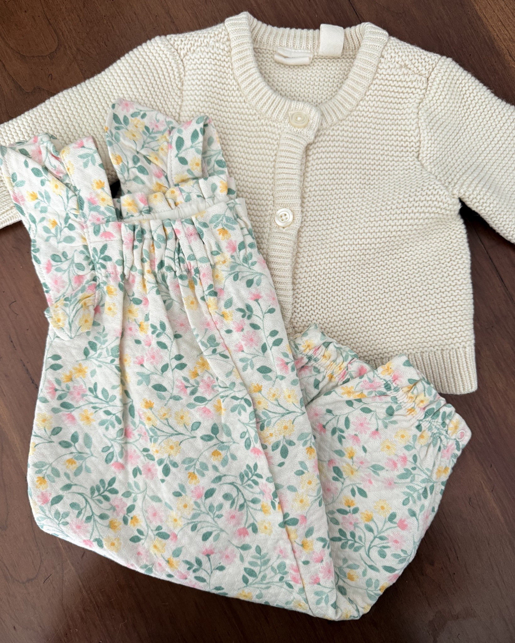 The cutest little ruffle floral romper for spring 🌸🌷🌼
I’m obsessed with buying P all the cutest little floral things and a cute baby cardigan (this one is 100% cotton!) always just gets me 

Romper is just $14, too 👌
I linked more of my romper favorites for baby girl if you’re craving some spring baby fashion but it’s still too cold for a bubble or dress where you live (hello, New England!) 

#LTKBaby #LTKFamily #LTKKids