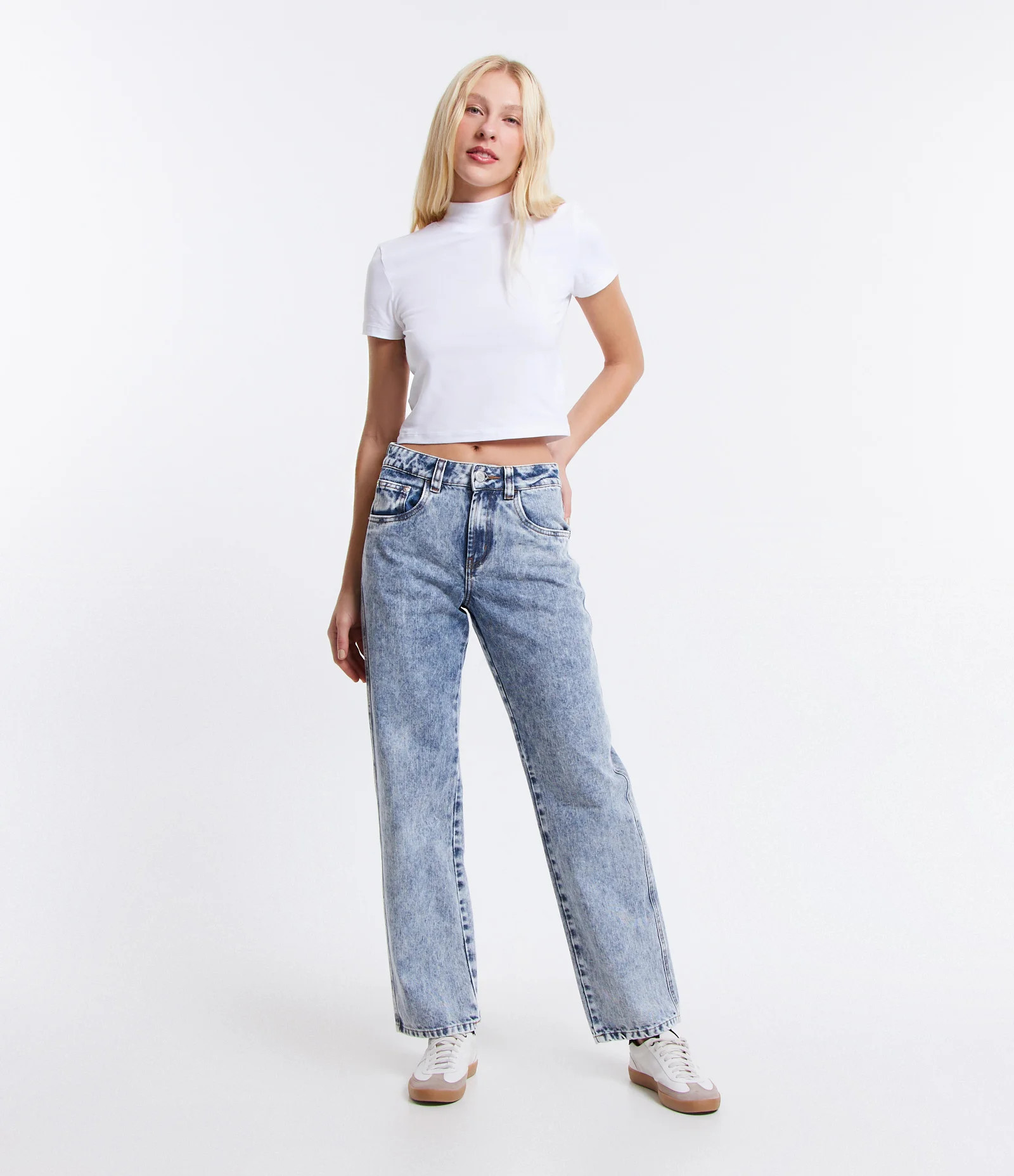 Calça Reta Cintura Média em Jeans Estonado Azul Marmorizado | Renner (BR)