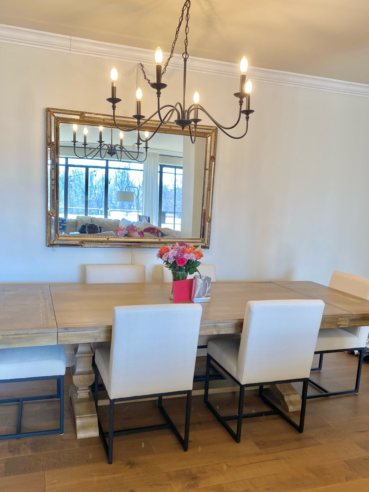 run!!! My restoration hardware lookalike chandelier is $60!!!! I’ve never seen it this low. Seriously a steal, so gorgeous, dimmable, easy to install and super bright! 

Lighting, chandelier, dining room, black light, dining table, amazon find, amazon home, home find 

#LTKunder100 #LTKsalealert #LTKhome