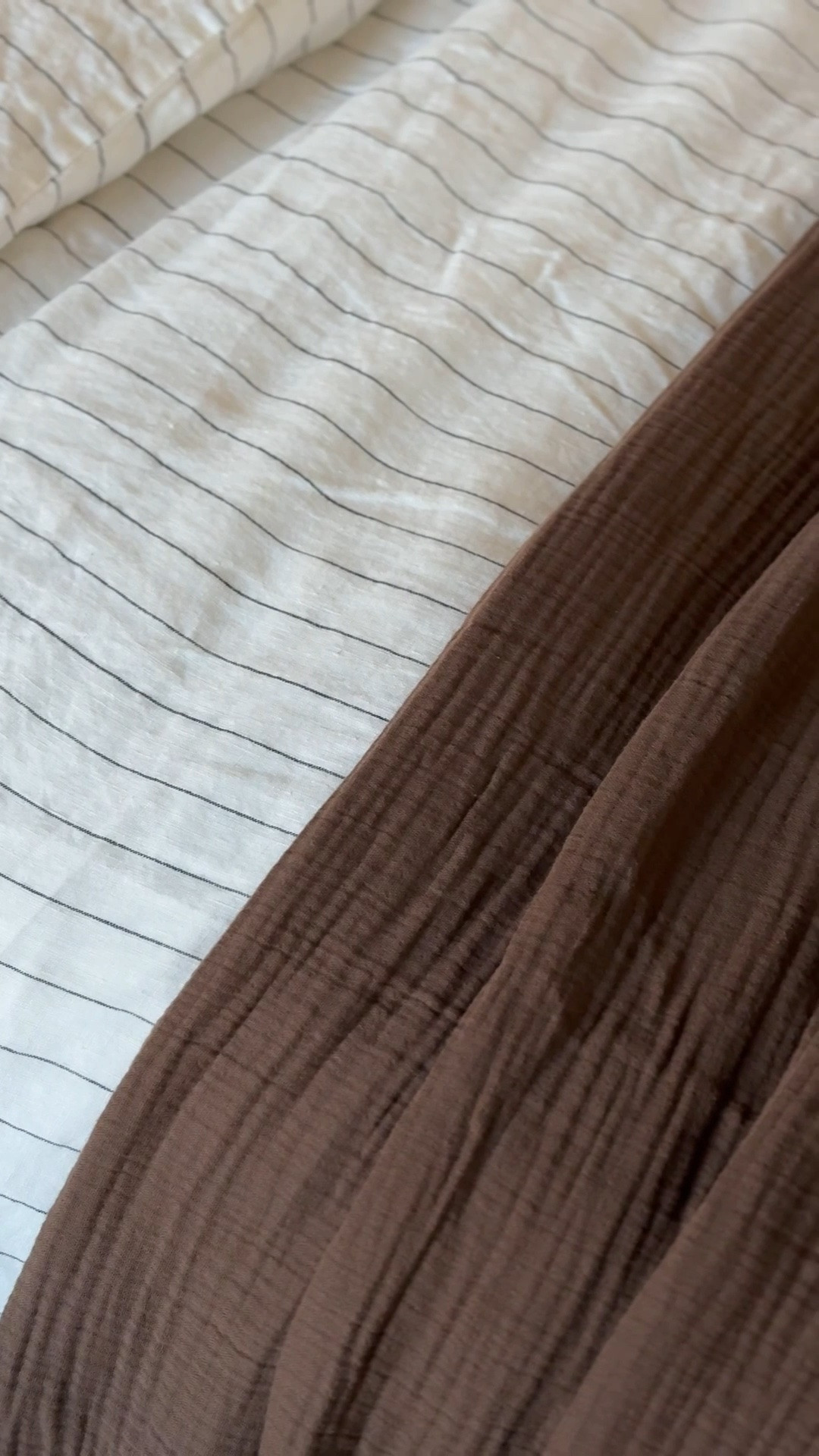 A throw blanket at the end of the bed is the best way to dress up your bed with minimal effort 🤎 I love this organic cotton gauze throw from @Quince  for an effortlessly styled look. #QuincePartner

#LTKHome #LTKSeasonal #LTKSaleAlert