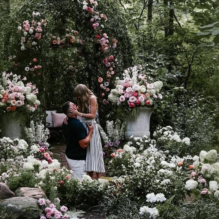 Taylor Swift got engaged in a Ralph Lauren dress that’s on sale!!!! 




#LTKStyleTip #LTKWedding #LTKSaleAlert